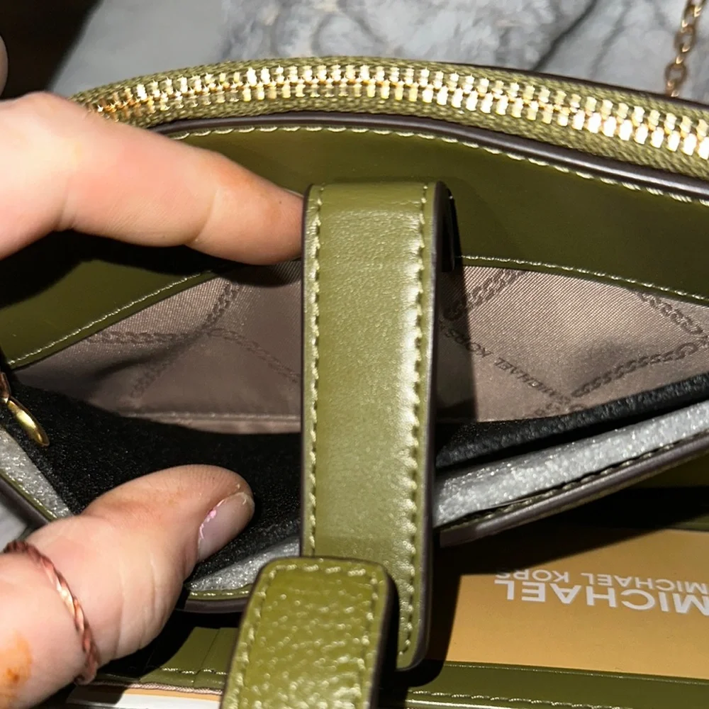 NWT Michael Kors Olive Green Wristlet holds phone two zip gold chain cute - Picture 6 of 13